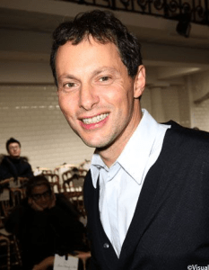 Greffe de cheveux de Marc-Olivier Fogiel après