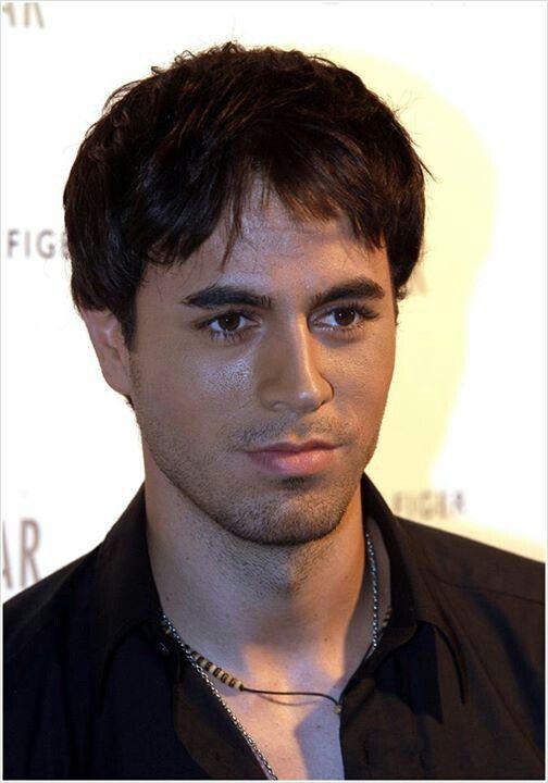 enrique-iglesias-hair-transplant
